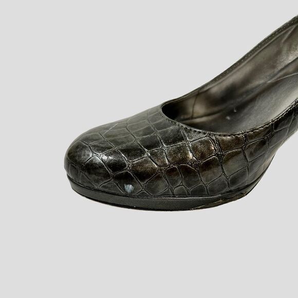 AnneĀ Klein Alligator SkināScales Pattern Dark Brown 3 inch High HeelsāChic - Picture 5 of 9
